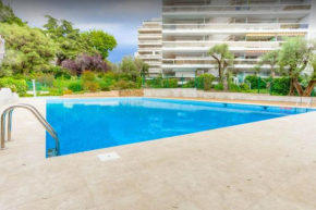 Charming flat with pool 8 min away from the beach in Antibes - Welkeys